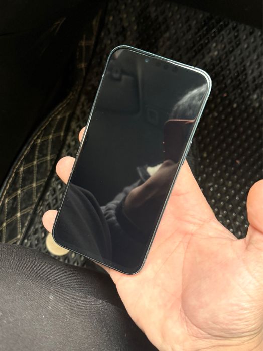 Продам iPhone 13 хорошем состоянии