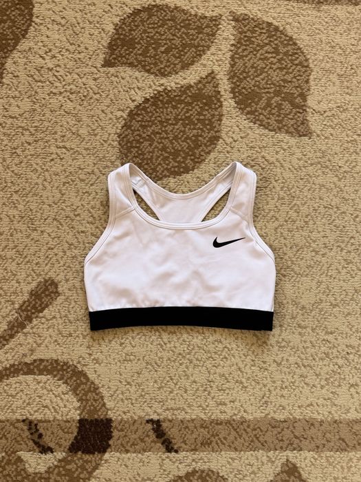 Дамско бюстие Nike