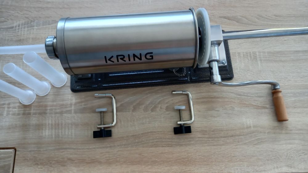 Уред за пълнене на наденица