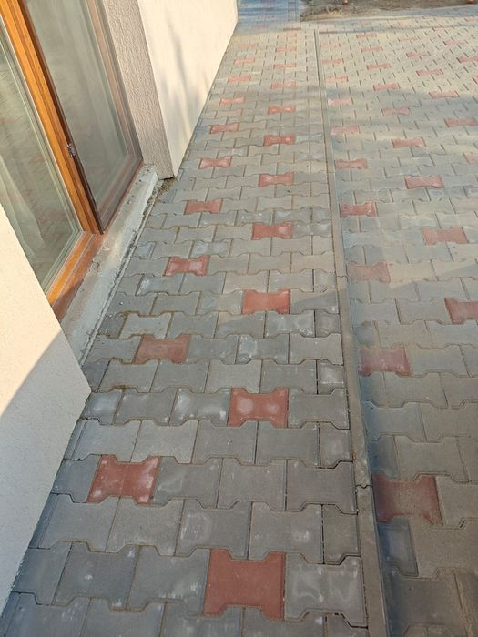 Executam pavaje borduri terasamente parcări industriale stații peco!