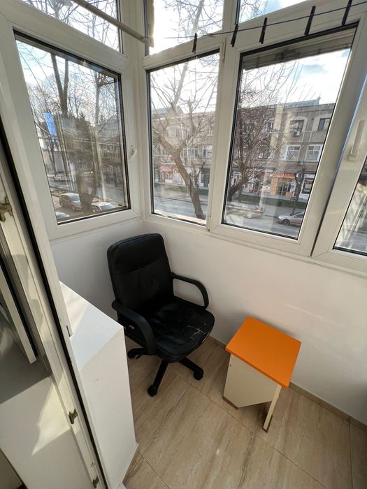 Inchiriez apartament