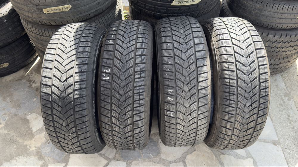 4бр. Зимни гуми 215/65/17 Goodyear dot25