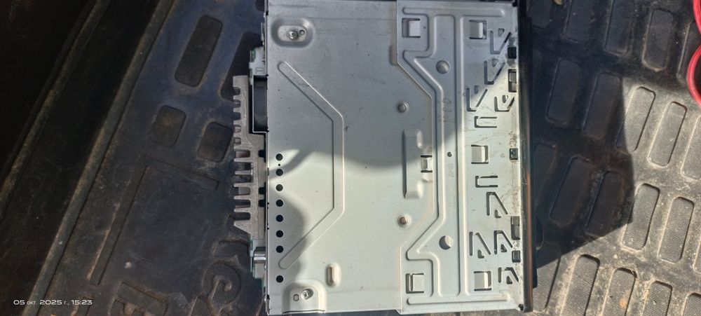 Продам автомагнитолу Pioneer (оригинал)