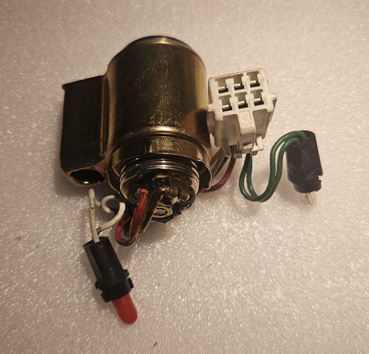 гнездо прикуривателя 12V (разъем питания) subaru оригинал