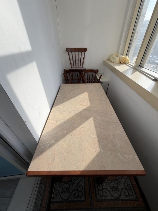 Стол и стулья б/у