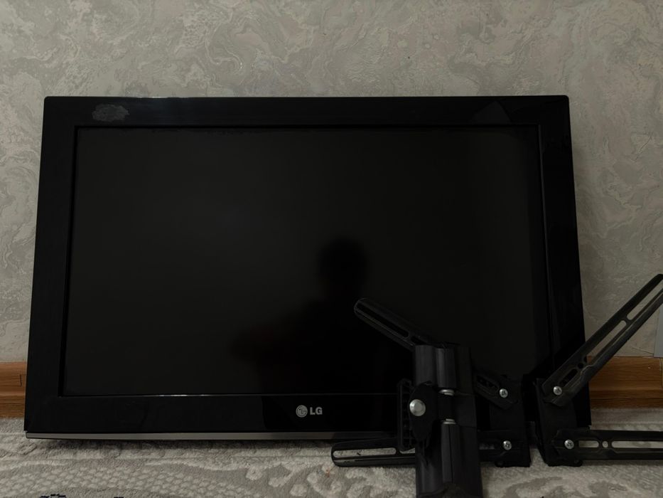продается телевизор LG БУ