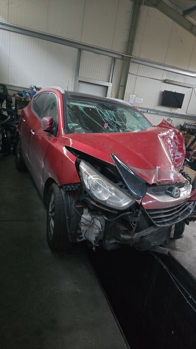 Dezmembrez hyundai ix35 manual 2,000 diesel 2014