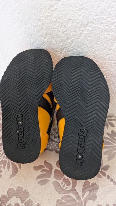 Vand adidași Reebok, 24/25