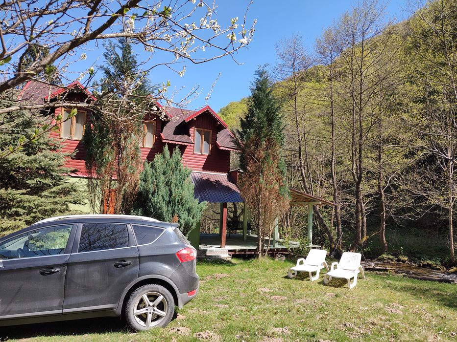 Vand casa de vacanta extravilan zona Baraj Gura Raului - coada lacului