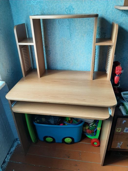 Компьютерный стол