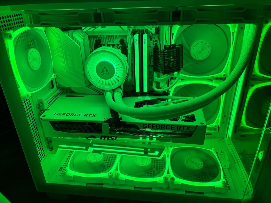 Продавам HIGH-END бяла gaming/workstation конфигурация