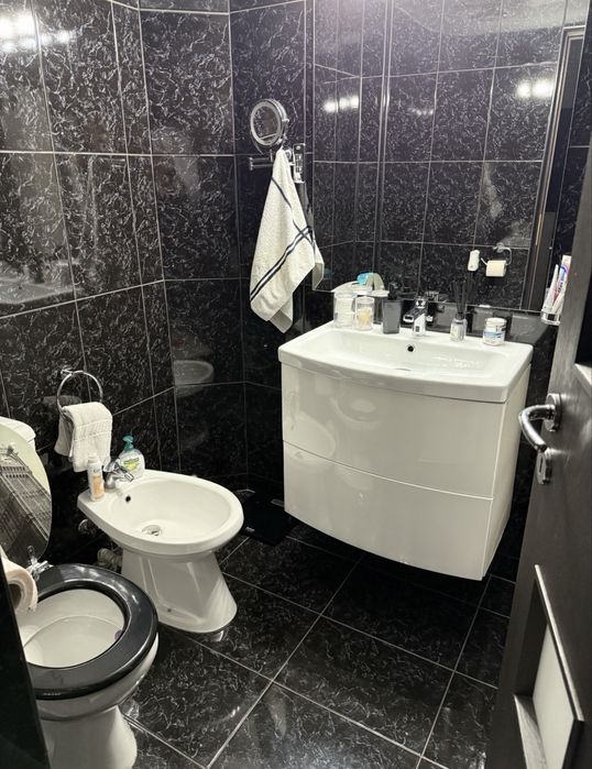 Apartament spatios in vila & spatiu comercial,zona centrala