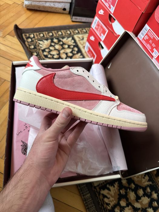 Jordan 1 Travis Scott Shy Pink marimea 41