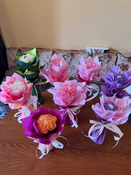 Вечни букети -рози от фоам и сатен
