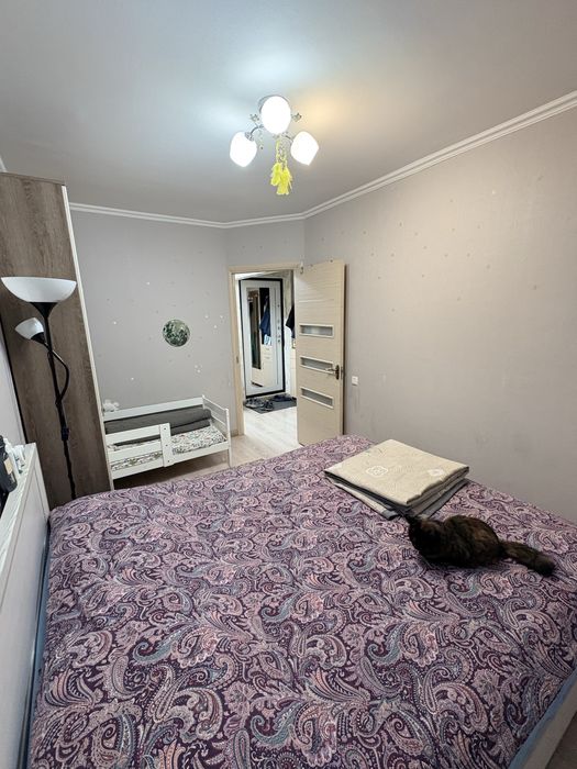 Продам  2 ком 43 кв 8 мкр дом 16 / 37 млн