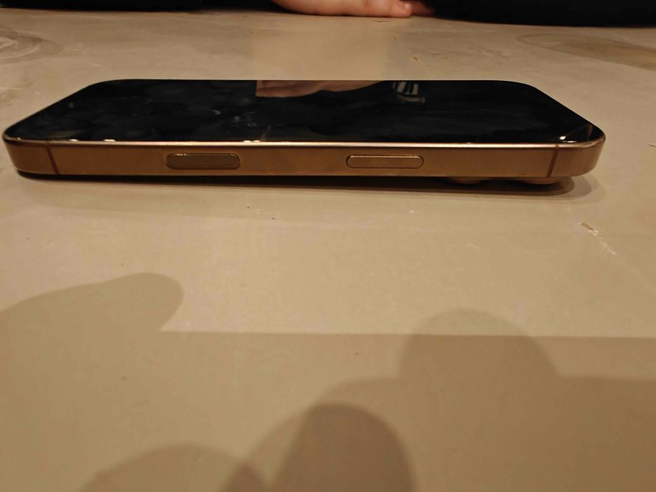 Iphone 16 pro 128 gb gold