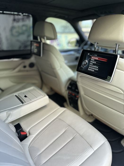 BMW X5 M50D M-Performance 381CP