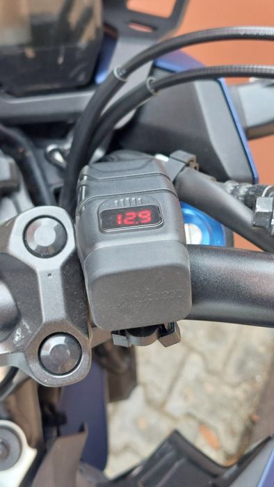 Vand Priza/Incarcatot Moto/Atv cu Incarcare Rapida si Voltmetru