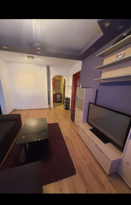 Închiriez apartament 3 camere