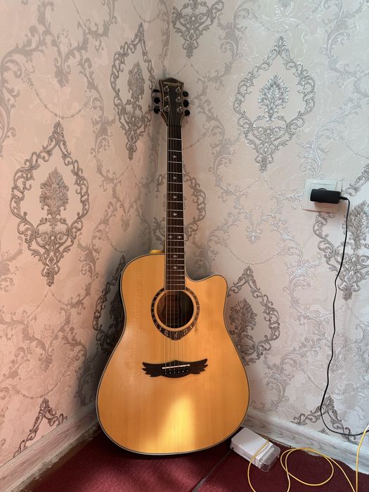 Gitara Dream maker dm301ce sotiladi