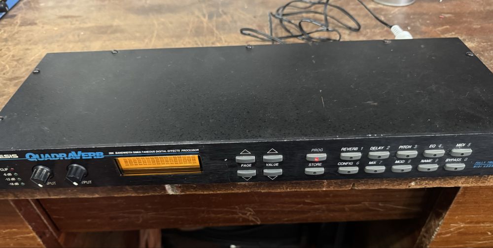 ALESIS QUADRAVERB легендарния мулти ефект процесор