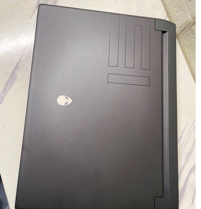 Ноутбук Alienware m15
