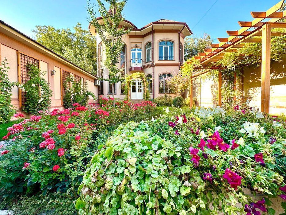 Продается дом 4 комнаты, ориентир: Дагестанская, 260м²