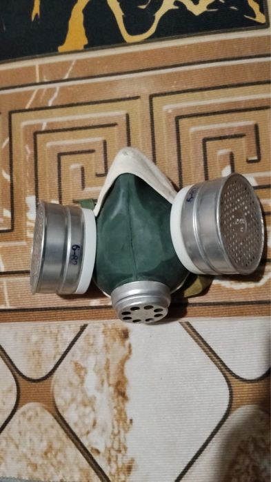 Продам коллекцию противогазов