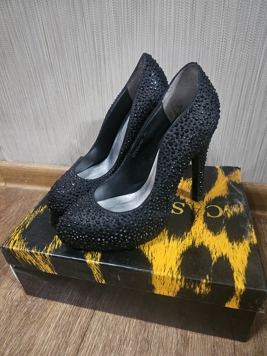 Женские модельные туфли