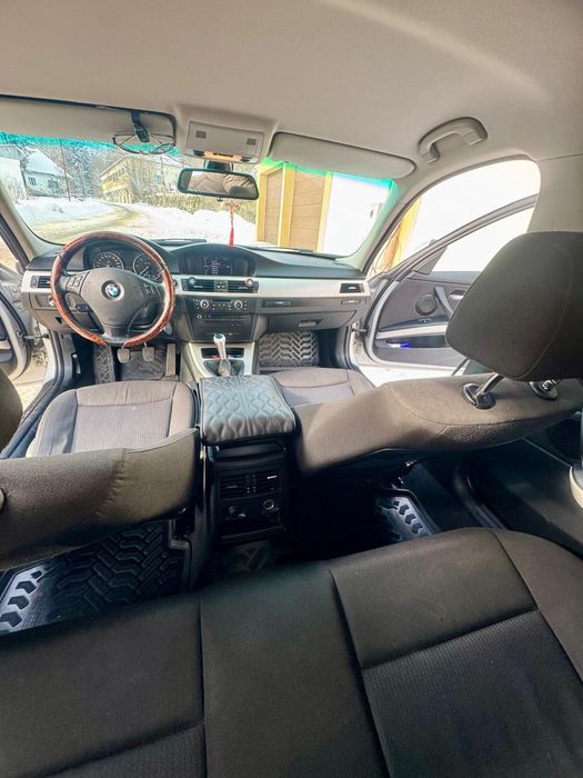 De vînzare BMW seria 3 ,an de fabricație 2011 , model 2012 e 91,  5200