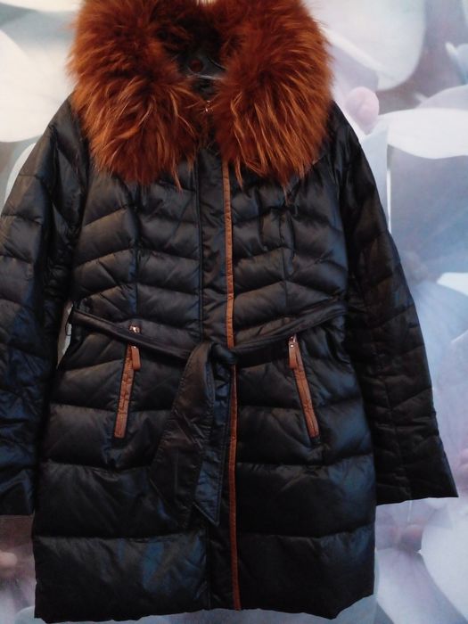 Пуховик б/у, в хорошем состоянии.