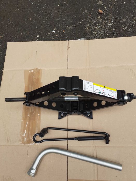 Cric,cheie de roti VW Passat B8, Touran, Golf, SKODA Superb, Octavia