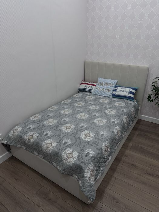 Детская кровать с матрацем