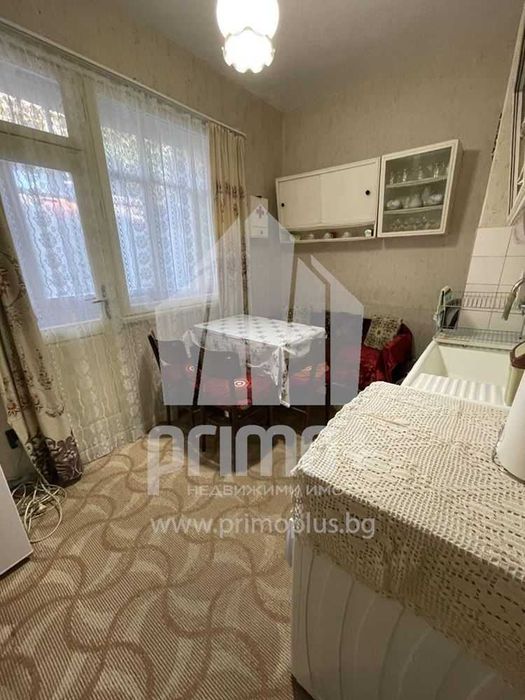 Дава се под наем Двустаен апартамент в Велико Търново, Център - 57 кв.м за 204 € - Снимка #2