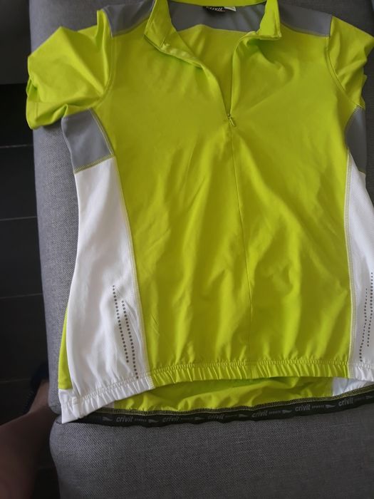 Diferite tricouri dama mar.L