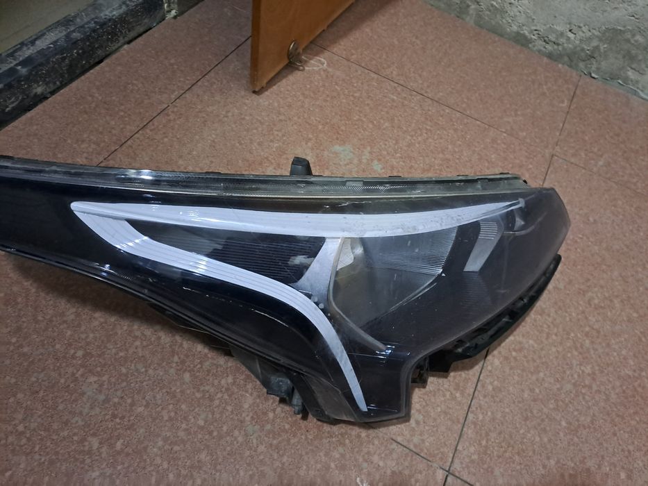 Kia Rio правая фара