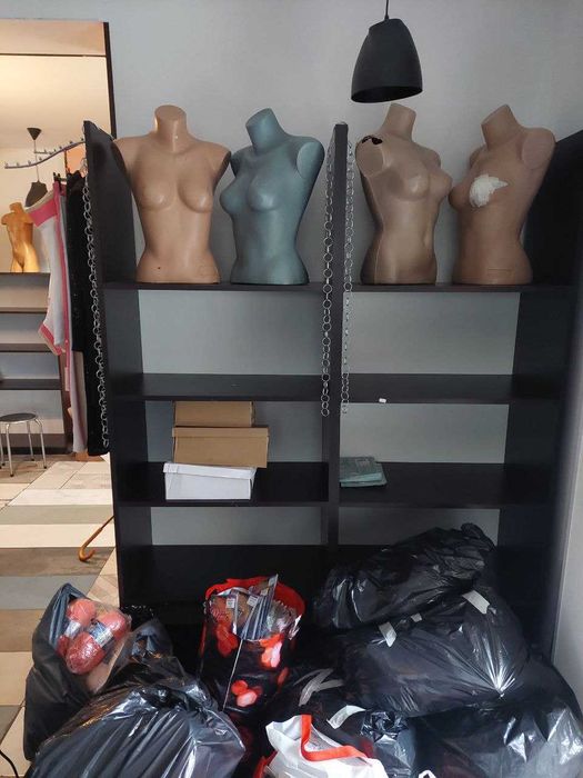 Продавам чисто нови шкафове.скринове за МАГАЗИН. СПЕШНО