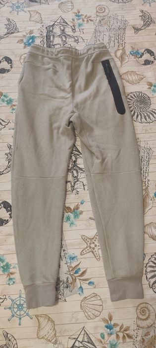 Nike Tech Fleece долнище Размер:Xs(мъжко)