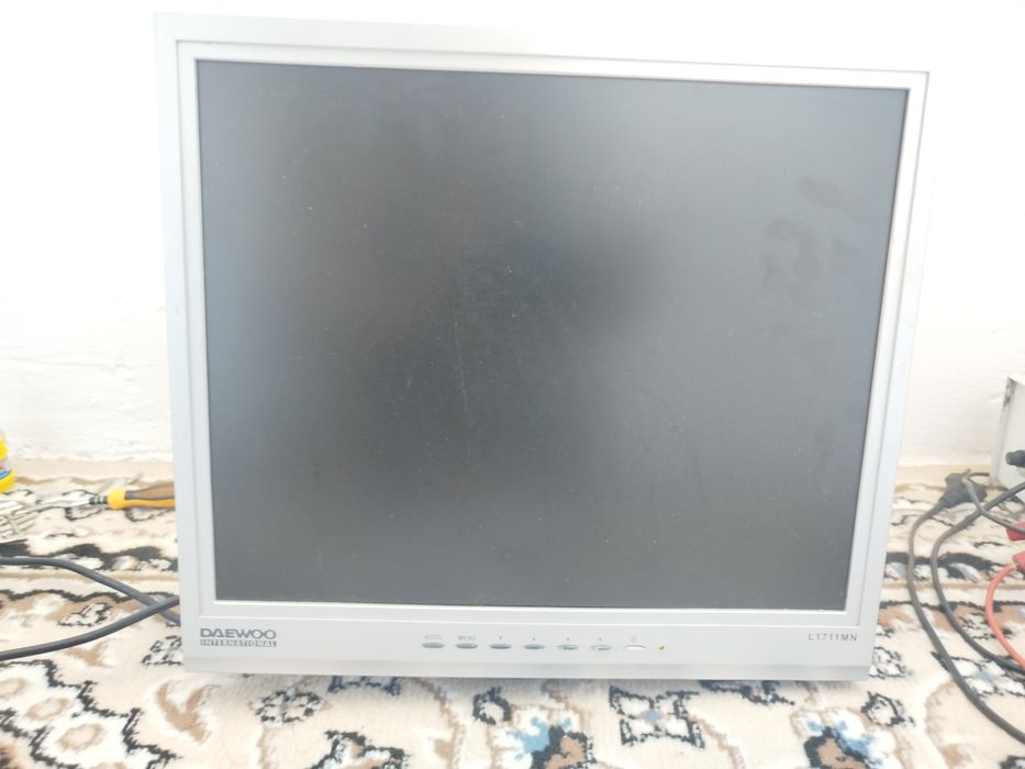 Монитор Daewoo L1711MN
