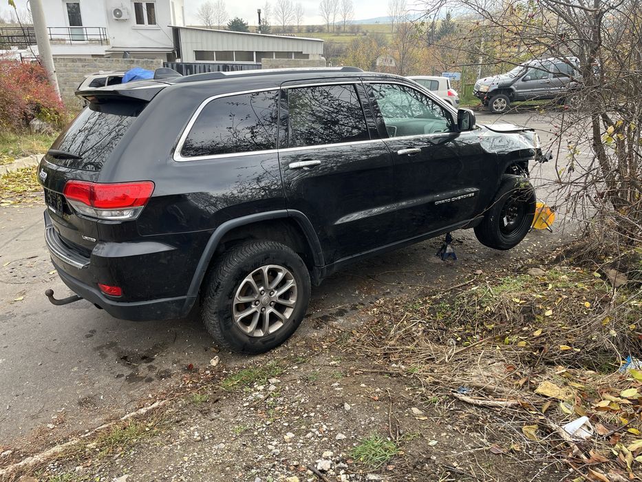 Продавам jeep grand cherokee wk2 3.0 на части