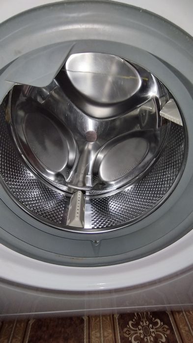 Стиральная машинка Hotpoint Ariston