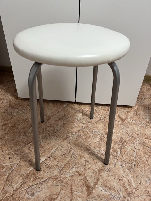 Табуретки кухонные