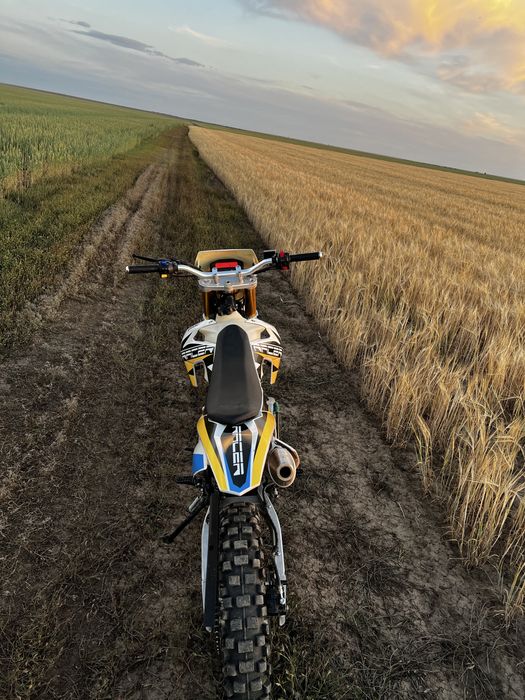 Продам мотоцикл Racer 300