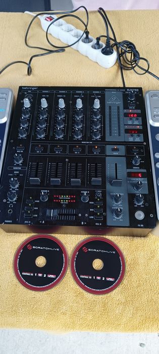 Mixer Behringer cu 2-Cdj Stanton
