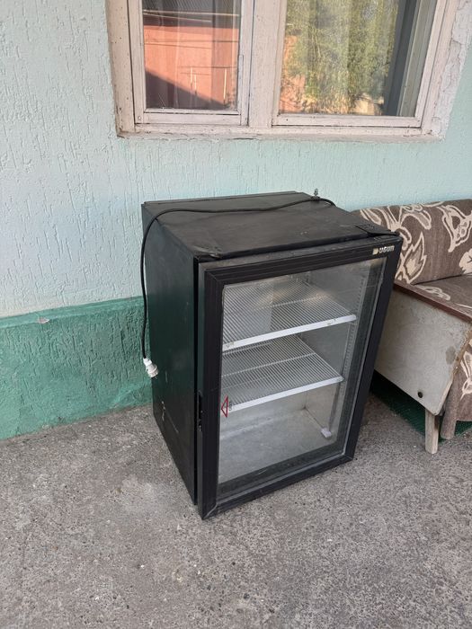 Витринный холодильник