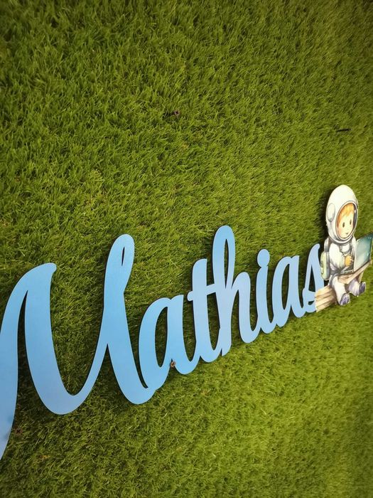 Nume din lemn personalizate cu pictograma