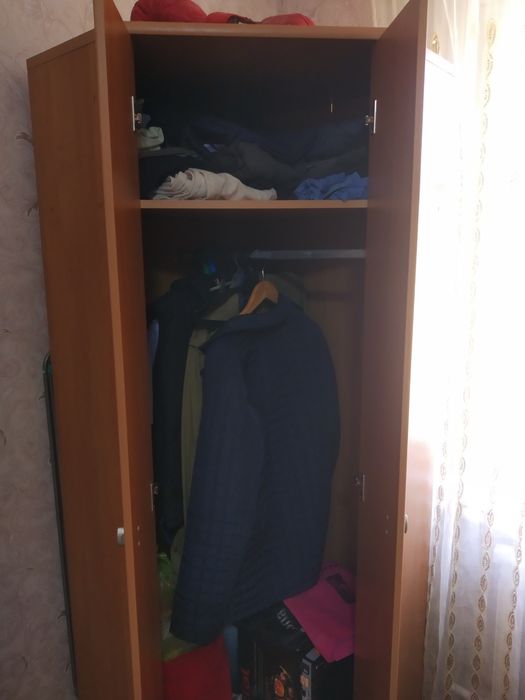 Продам угловой вещевой шкаф