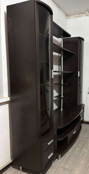 Гостиная стенка под ТВ