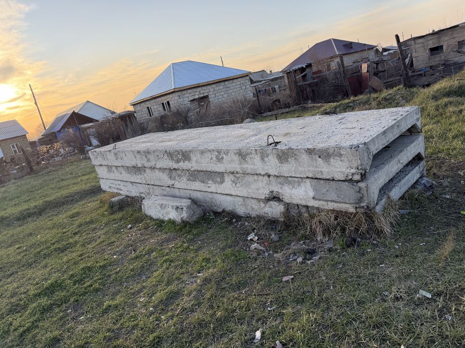 Продам бетонные блоки 3шт
