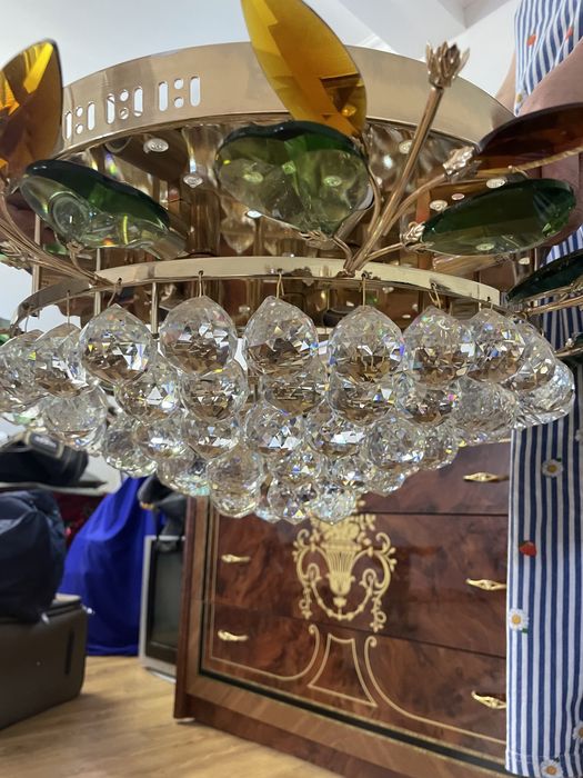 Продам люстра